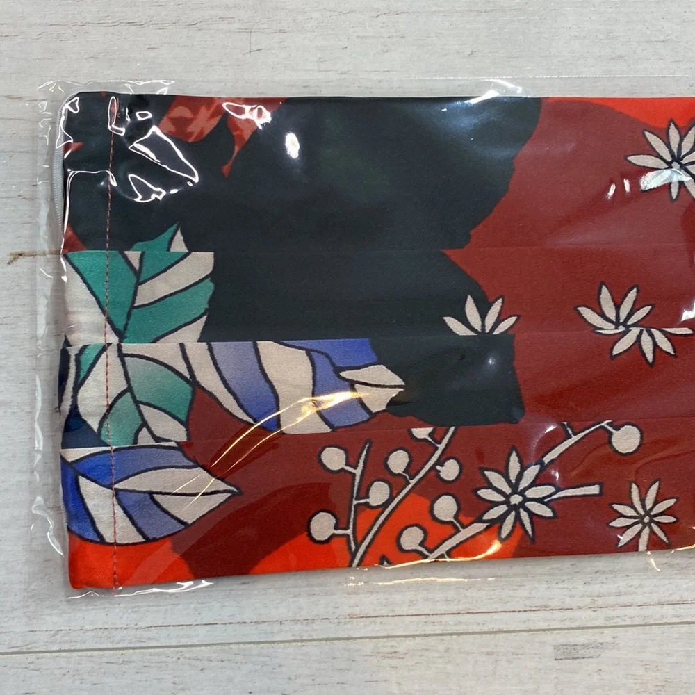 Johnny Was Red Print Silk Charmeuse Face Mask